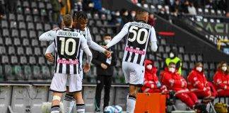 I calciatori dell'Udinese esultano