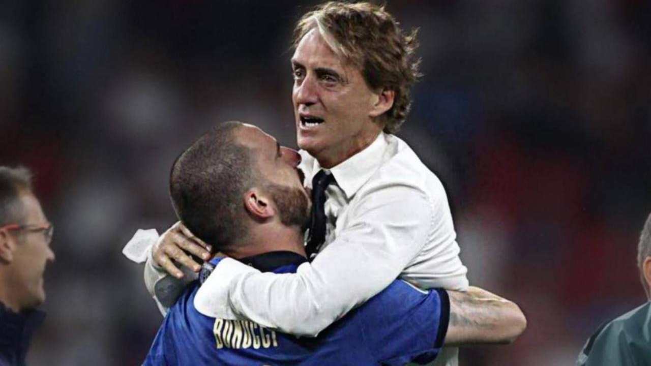 Mancini e Bonucci si abbracciano Italia Mondiali