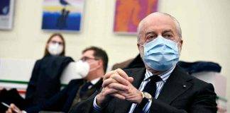 Napoli, il presidente De Laurentiis con la mascherina