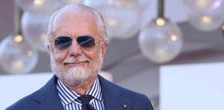 Napoli, De Laurentiis sorride