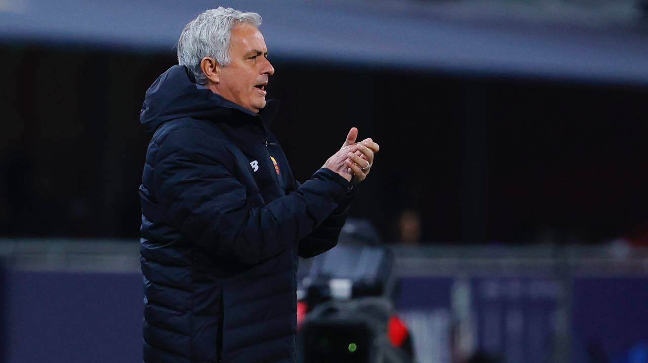 Roma, Mourinho applaude