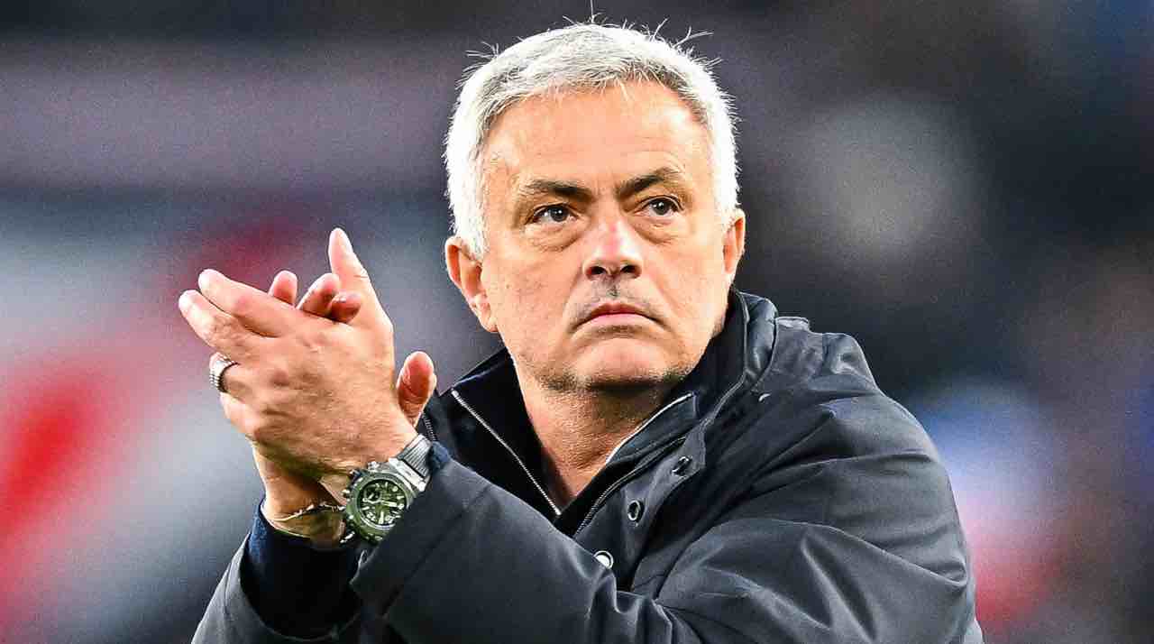 Roma Salti Di Gioia Per Mourinho La Notizia Fa Esultare Anche I Tifosi 