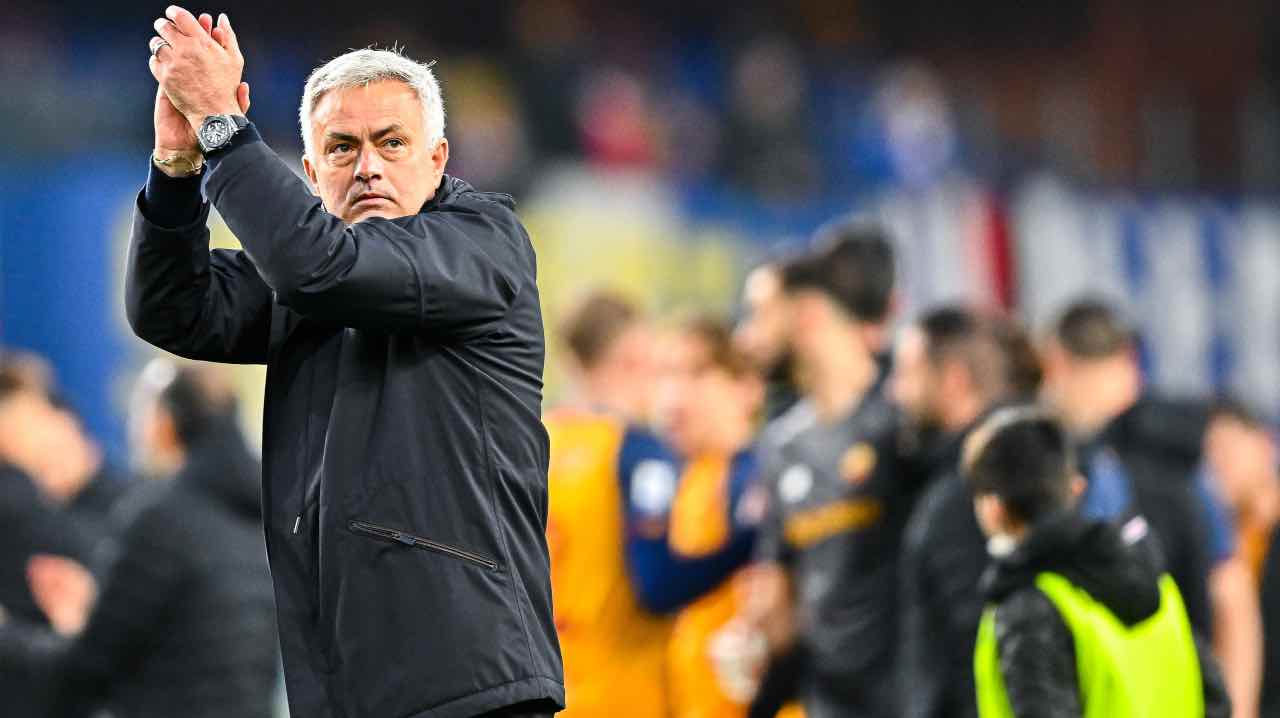 Roma, Mourinho applaude