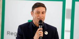 Inter, Zanetti parla al microfono