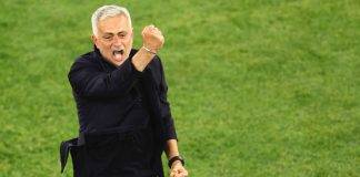 Roma, Mourinho esulta