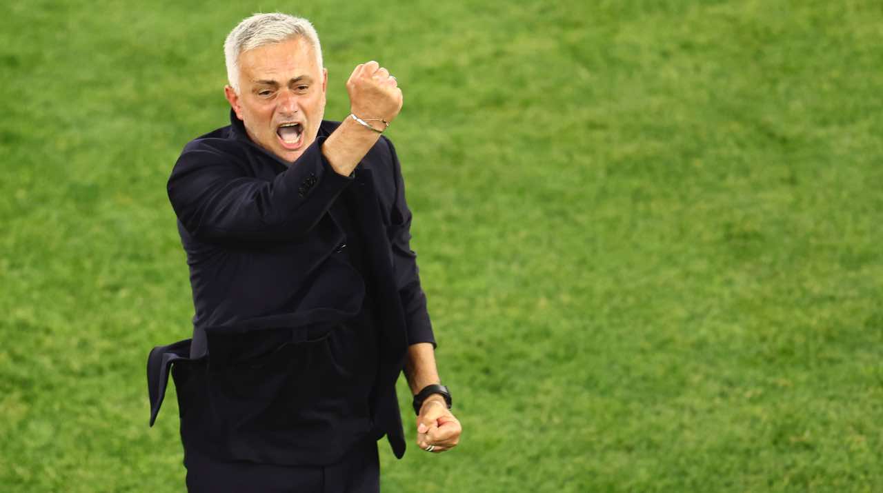 Roma, Mourinho esulta