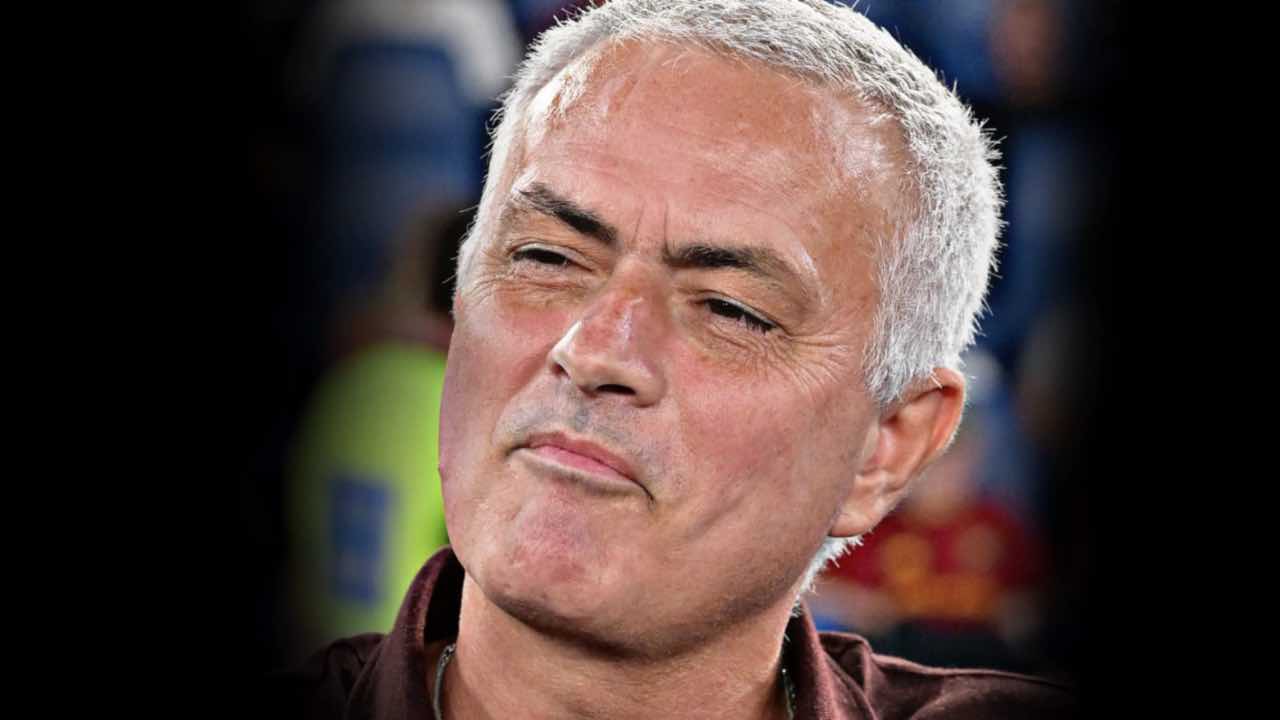 Roma, Mourinho sorride