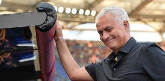 Roma, Mourinho sorride