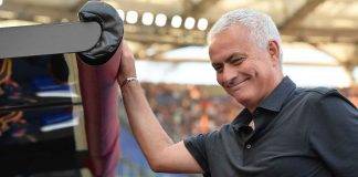 Roma, Mourinho sorride