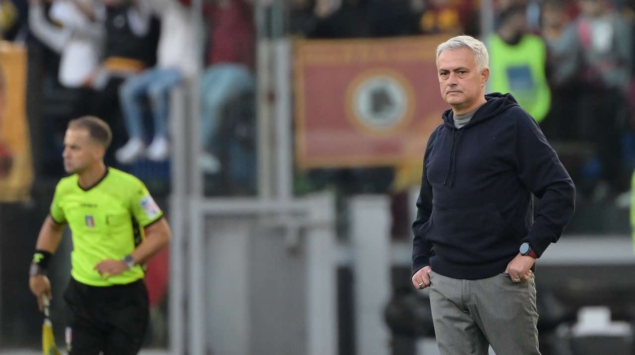 Mourinho pensieroso