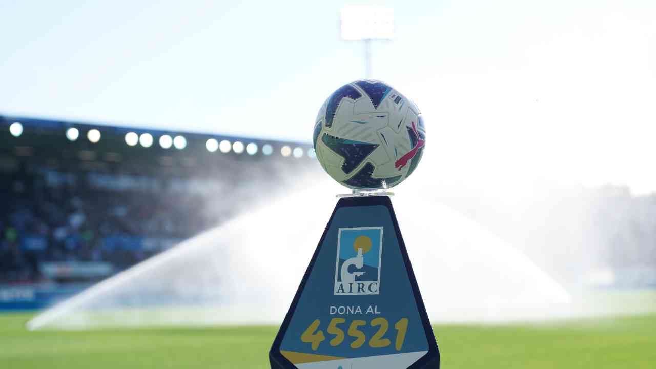 pallone serie A, non solo calciomercato