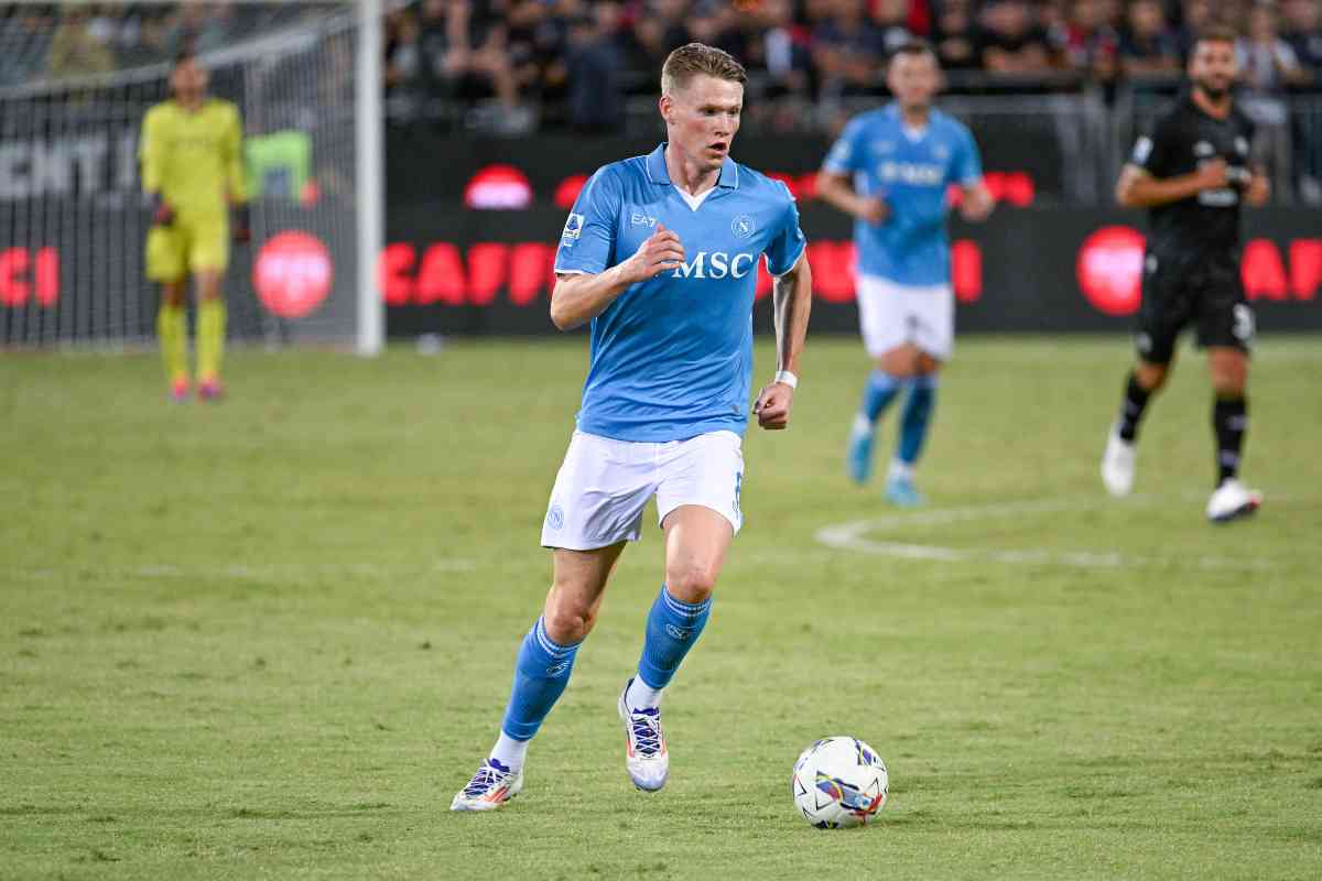 Il Napoli cambia modulo contro la Juve