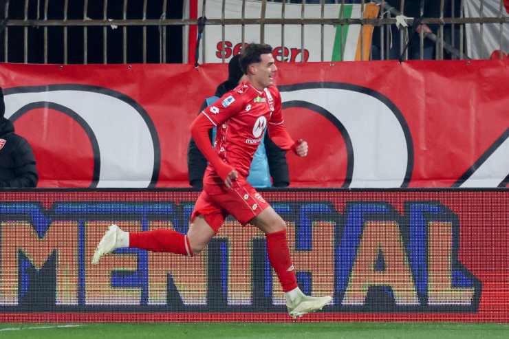 Daniel Maldini, attaccante del Monza, corre dopo aver segnato un gol