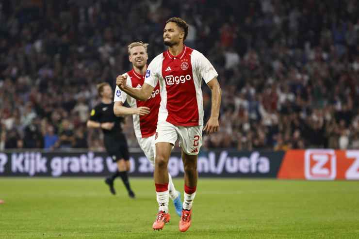 il terzino dell'Ajax Devyne Rensch