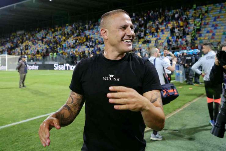 Fabio Cannavaro esulta dopo aver salvato l'Udinese da allenatore 