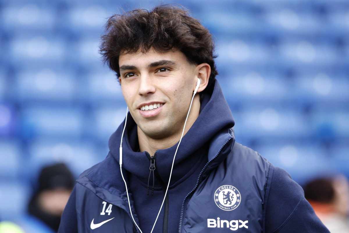 Joao Felix, attaccante portoghese, con il giaccone del Chelsea nel prepartita