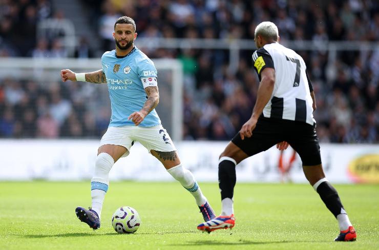 Kyle Walker in azione con la maglia del Manchester City