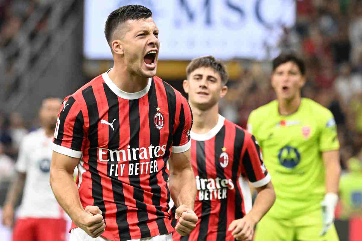 Luka Jovic del Milan esulta dopo aver segnato un gol 