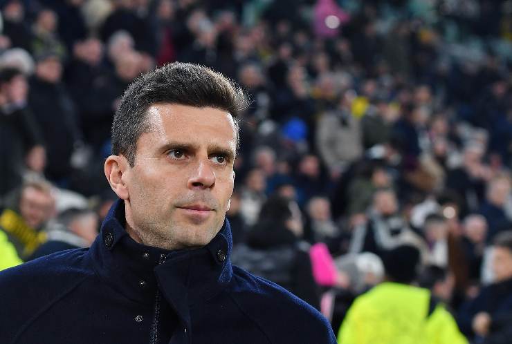 Thiago Motta primo piano sguardo perplesso