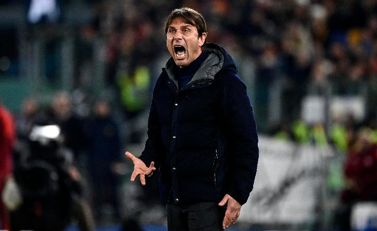 Antonio Conte urla in panchina