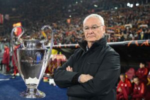 Claudio Ranieri ed il trofeo della Champions League