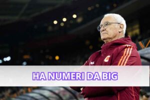 Claudio Ranieri con indosso la tuta della Roma