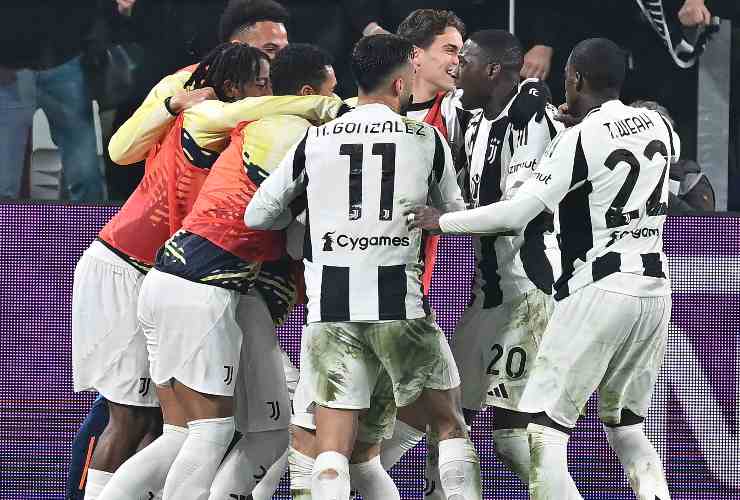 I calciatori della Juve esultano dopo un gol