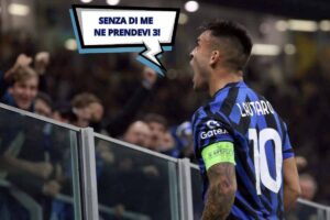 Lautaro Martinez esulta sotto la curva dell'Inter