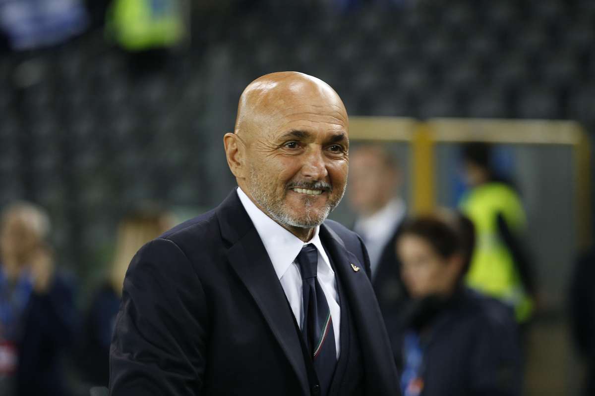 Il ct dell'Italia Luciano Spalletti sorride 