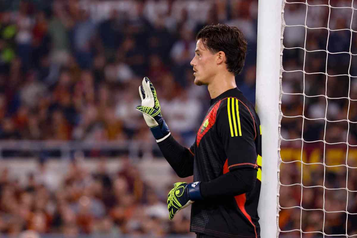 Mile Svilar, portiere della Roma