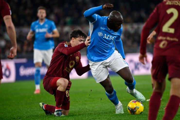 Romelu Lukaku in azione contro la Roma