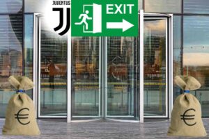 porta girevole con logo Juve e cartello exit