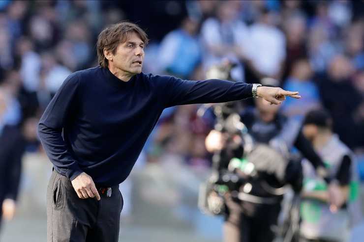 Antonio Conte dà indicazioni