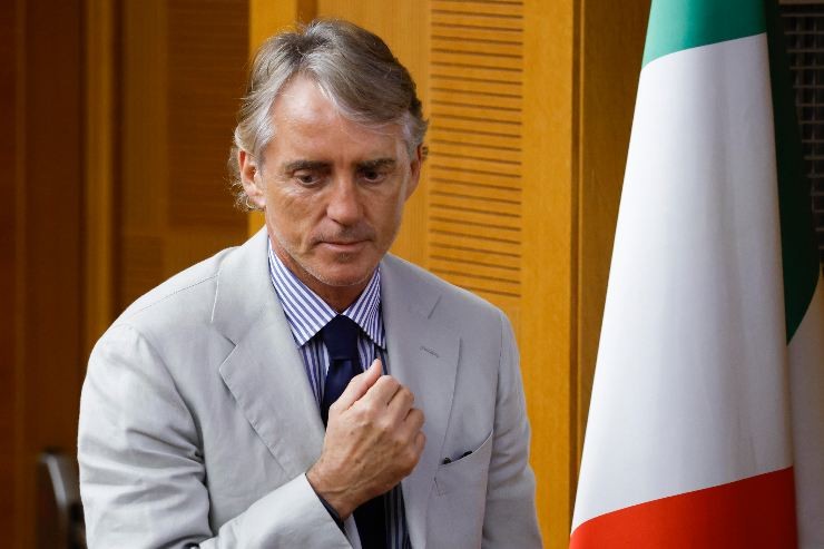 Roberto Mancini pensieroso