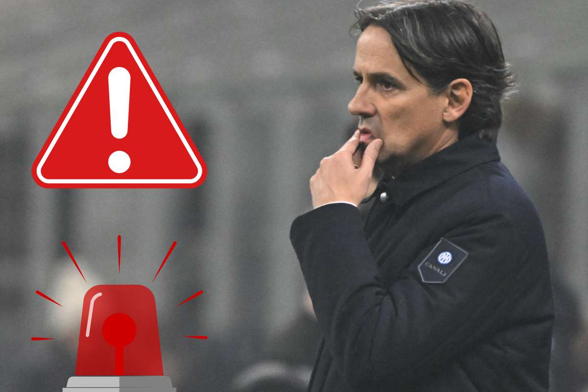 Simone Inzaghi pensieroso e preoccupato